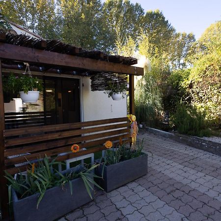 Studio Dans Le Luberon Céreste Екстериор снимка