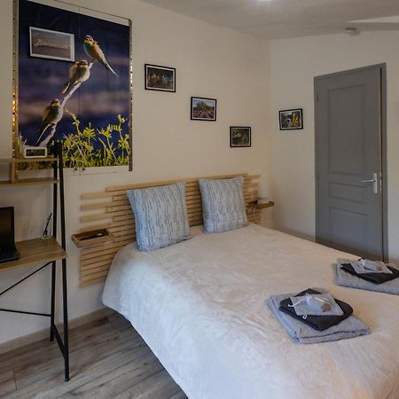 Studio Dans Le Luberon Céreste Екстериор снимка