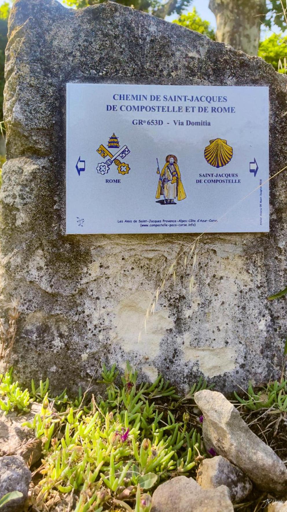 Studio Dans Le Luberon Céreste Екстериор снимка